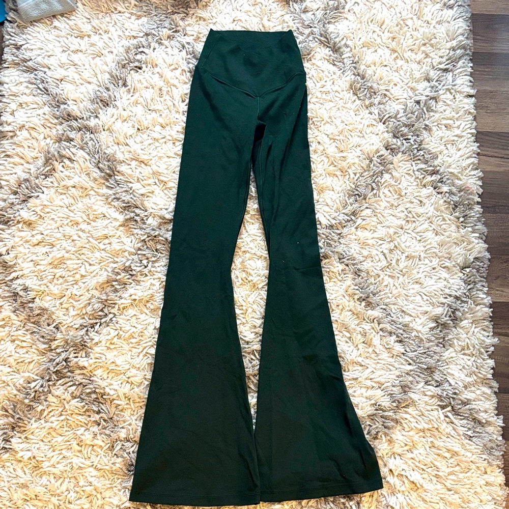 Offline by Aerie women’s Dark Green Flare leggings- size xs